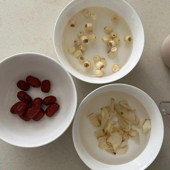 碗汤滋阴润燥连喝3天浑身都滋润！不朽情缘手机版昨日已出伏多喝这3(图4)